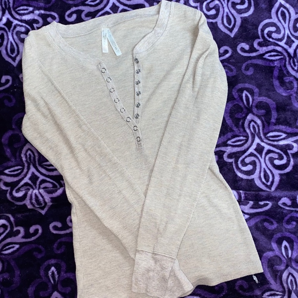 Long sleeve shirt.